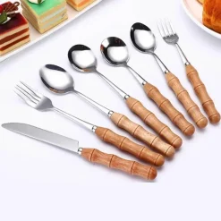 Dessertbesteck-Set aus Edelstahl mit eleganten Holzgriffen