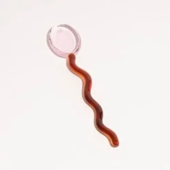 Dessertlöffel aus gewelltem Glas – elegante Servierutensilien