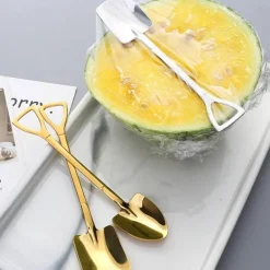 Dessertlöffel in Schaufelform – Kreative Servierutensilien