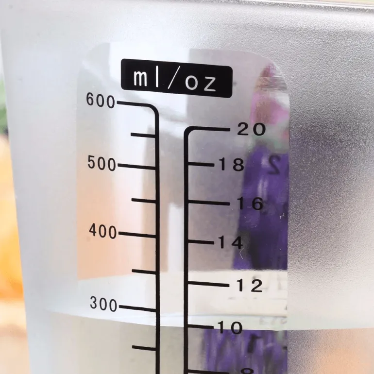 Digitaler Messbecher – Intelligente Küchenwaage für präzises Kochen