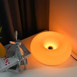 Donut-Tischlampe – Süße, von Desserts inspirierte Beleuchtung