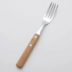 Edelstahl-Besteckset mit eleganten Holzgriffen zum Essen