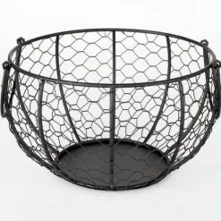 Eierhalter aus Keramik für Hühnereier – Drahtkorb-Dekoration im Landhausstil