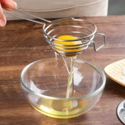 Eiertrenner aus Edelstahl – Backwerkzeug mit langem Griff