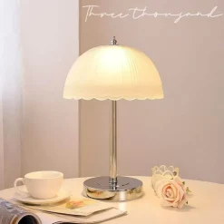 Einfache Blütenblatt-Tischlampe – Moderne Blumenbeleuchtung