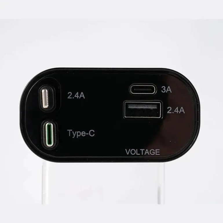 Einziehbares 4-in-1-Autoladegerät mit Schnellladefunktion