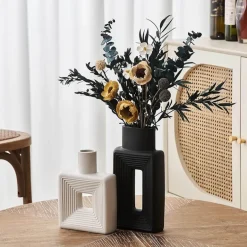 Elegante dekorative Vase – schicker Akzent für die Inneneinrichtung