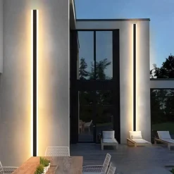 Elegante LED-Wandleuchte – Langes Streifendesign für modernes Dekor