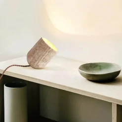 Elegante Travertin-Tischlampe - Wohnbeleuchtung Dekor
