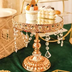 Eleganter Dessertständer aus Kristallglas – vergoldeter Kuchenständer