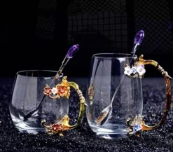 Eleganter Kaffeebecher aus Metall – Luxus-Trinkbecher mit Handgriff