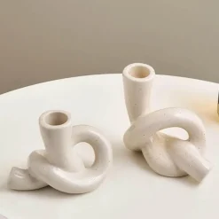 Eleganter Kerzenhalter – Dekorativer Lichtakzent