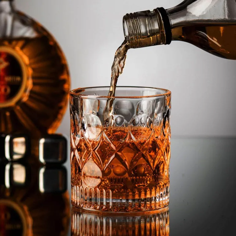 Eleganter Kristallbecher - Borlan Drinkware