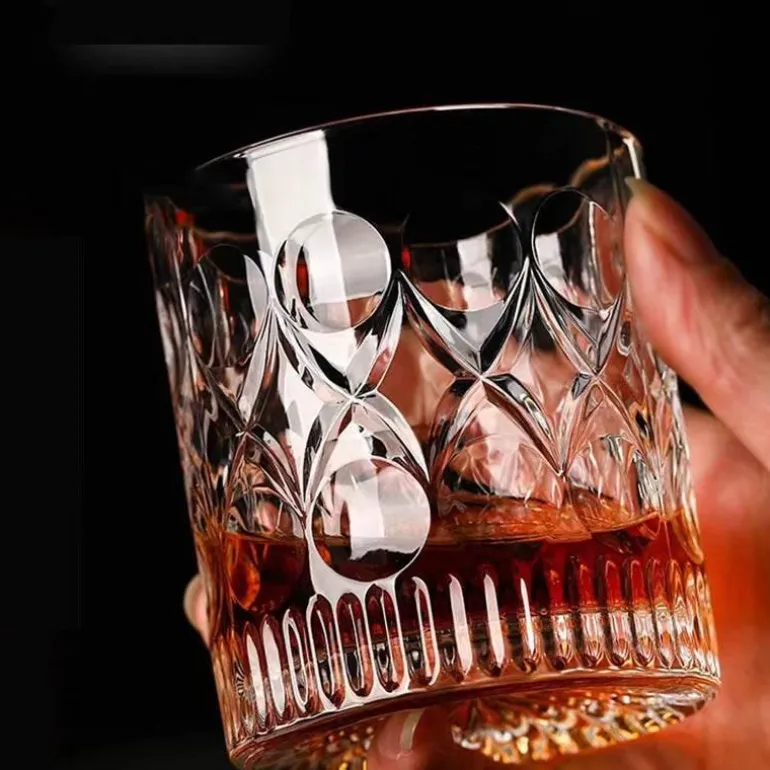 Eleganter Kristallbecher - Borlan Drinkware