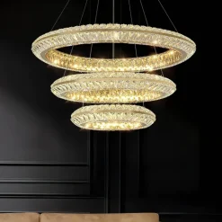 Eleganter Kristallkronleuchter – luxuriöse Beleuchtungskörper