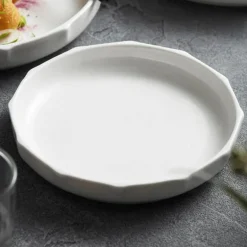 Eleganter Suppenteller aus Keramik im vertikalen Design für stilvolles Essgeschirr