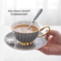 Elegantes graues Teetassen-Set – 200 ml, Porzellan mit goldenen Akzenten