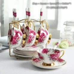 Elegantes Teeservice aus Knochenporzellan – Teekanne, Tassen, Untertassen, Zuckerdose, Krug