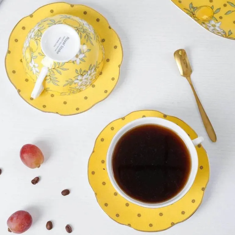 Elegantes Teeservice aus Knochenporzellan – Zitronenbaum-Tasse und Untertasse, Schwarztee-Set