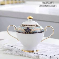 Elegantes Teeservice aus Bone China – inklusive Zuckerdose und Sahnegießer für die Unterhaltung