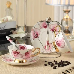 Elegantes Teetassen-Set aus Bone China – 200 ml Kaffeetassen für ein romantisches britisches Café