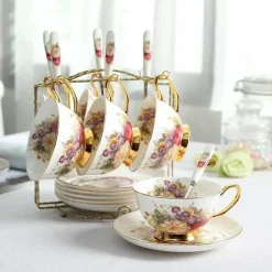 Elegantes Teetassen-Set mit Blumenmuster – Premium Bone China mit Untertasse und Löffel