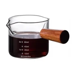 Espressokanne aus Glas mit Doppelauslauf und Holzgriff