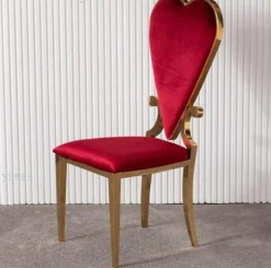 Esszimmerstuhl aus Edelstahl – Luxuriöses Spielkartendesign