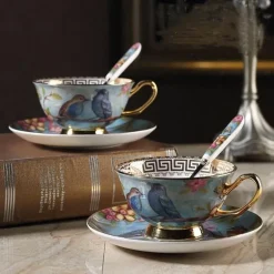 Europäisches Tee- und Kaffeeset mit blauem Vogel – Tasse aus Knochenporzellan, Teekanne, Zuckerdose, Milchkännchen
