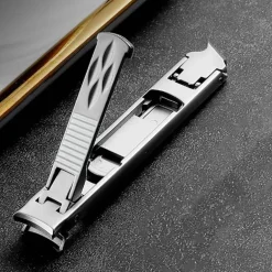 Faltbarer Nagelknipser aus Edelstahl – 3-in-1-Pflegewerkzeug