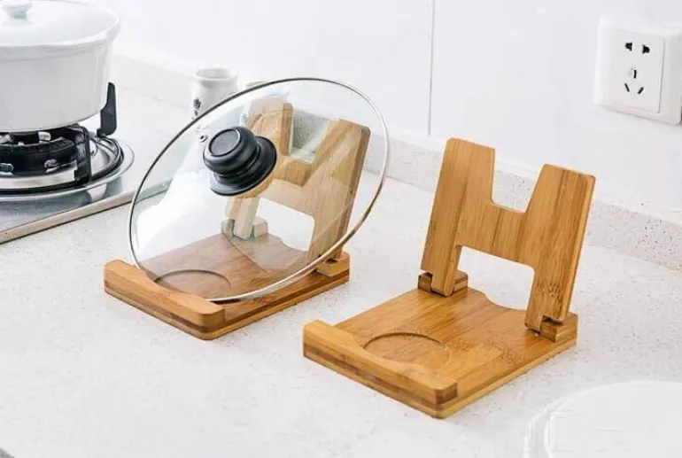 Faltbarer Topfdeckelhalter aus Holz – Schneidebrett-Organizer