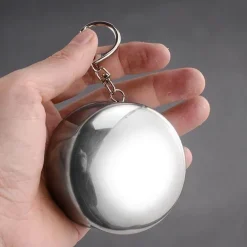 Faltbarer tragbarer Campingbecher aus Edelstahl mit Schlüsselanhänger