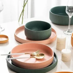 Farbenfroher Essteller aus Keramik – Stilvolles Geschirr für alle Gelegenheiten