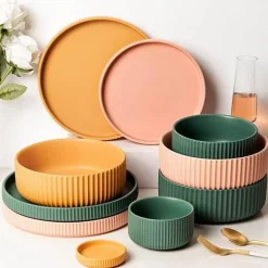 Farbenfroher Essteller aus Keramik – Stilvolles Geschirr für alle Gelegenheiten