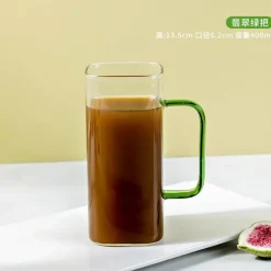 Farbige Glasbecher mit Strohhalm – Lustiges Trinkgeschirr-Set