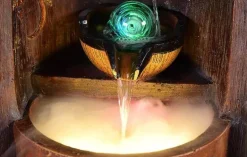 Feng Shui-Wasserbrunnen – Glücksbringer-Dekoration aus Blattgold