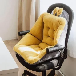 Flauschiges Stuhlrückenkissen - Süßes Dekokissen