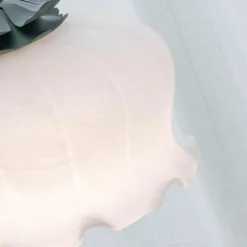 Florale Tischlampe - Elegante Wohnbeleuchtung