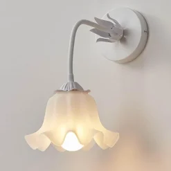 Florale Wandlampe - Elegante Blumenleuchte