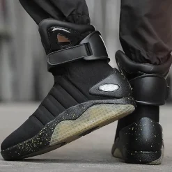 Futuristische LED-Partystiefel – wiederaufladbare Leuchtschuhe