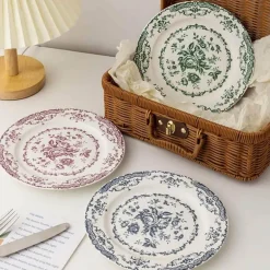 Geblümter Essteller - Keramikgeschirr mit Rosendruck