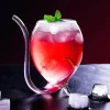 Gebogenes Cocktailglas – Elegantes, kunstinspiriertes Trinkgeschirr
