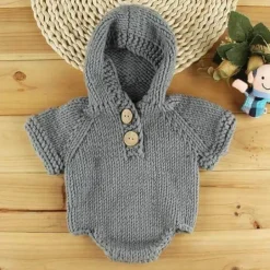 Gehäkelter Strampler für Neugeborene – Gestricktes Babykostüm-Outfit