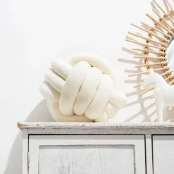 Geknotetes Wurfkissen - Dekorativer Kissenknoten