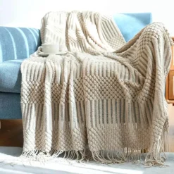 Gemütliche nordische Überwurfdecke – Quastenschal für Bettsofa