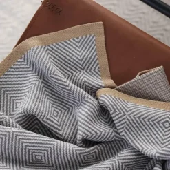 Gemütliche nordische Strickdecke – stilvoller Sofaüberwurf für die Heimdekoration