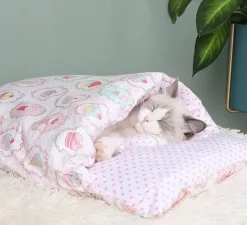 Gemütliches japanisches Katzenbett – entzückender Schlafplatz für Haustiere