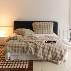 Genevieve Pelz-Überwurfdecke – weiche, gemütliche Dekodecke