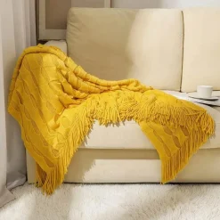 Geometrische Strickdecke - Gemütliche Wohndekoration