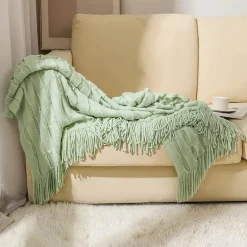 Geometrische Strickdecke - Gemütliche Wohndekoration